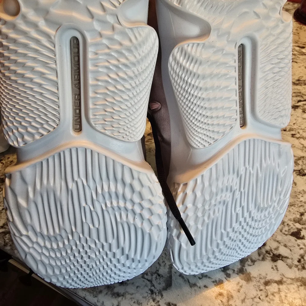 NEW UNDER ARMOUR SIZE 10 choose your color - Picture 6 of 11